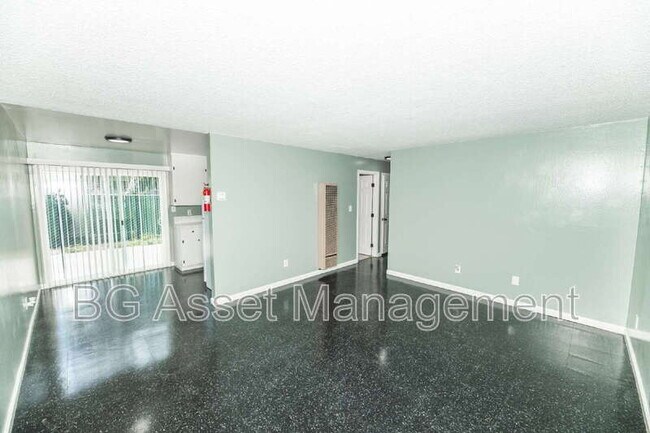 Primary Photo - 1610 Sanford Ave