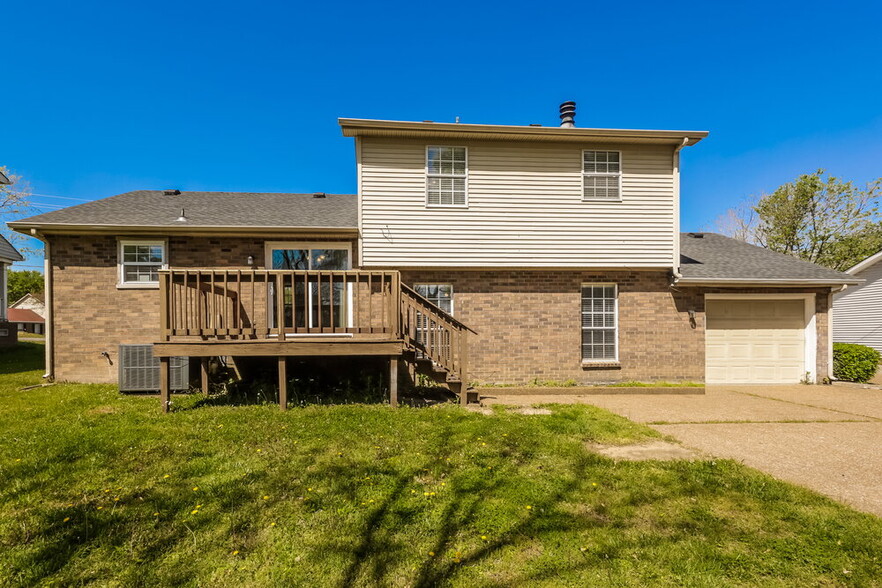 Building Photo - 3205 Country Lawn Dr