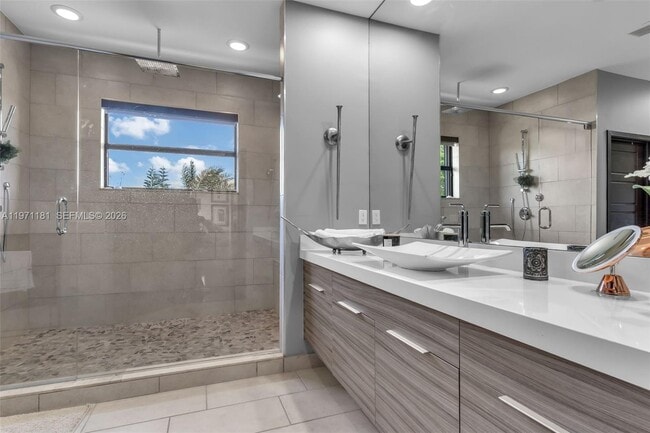 Building Photo - 16184 SW 136 Way