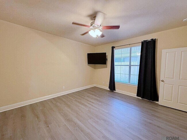 Building Photo - 809 Summer Breeze Dr