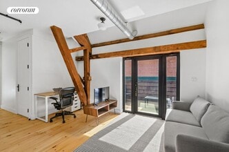 Building Photo - 163 N 6th St