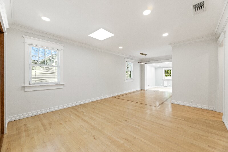 Building Photo - 5713 W 79th St