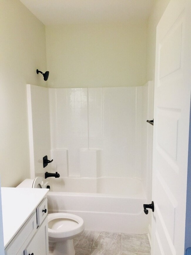 Building Photo - 5 Brand New Luxury Town Homes