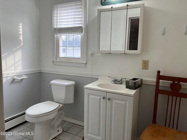 Building Photo - 220 Broad St