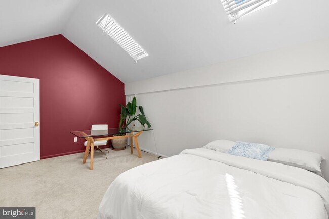 Building Photo - 6515 River Tweed Ln