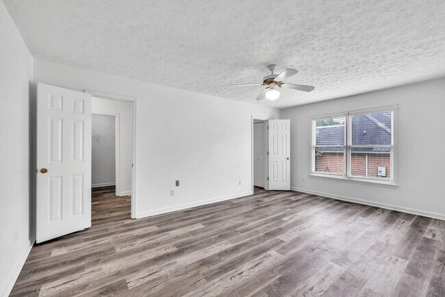 Building Photo - 3590 Canon Creek Dr