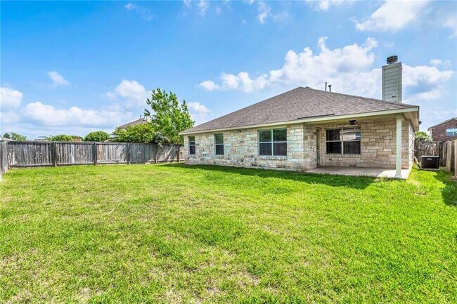 Building Photo - 4507 Western Lake Dr