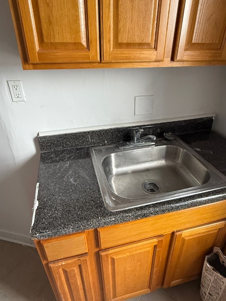 Building Photo - 558 Ralph Ave