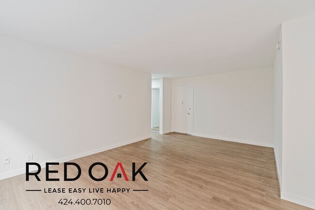 Building Photo - Gorgeous One Bedroom with Large Windows, A...