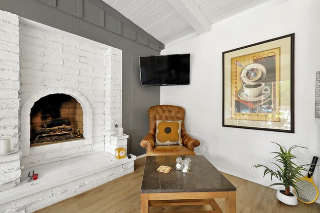 Building Photo - 261 Cordoba Way