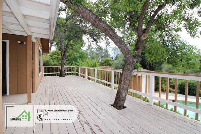 Building Photo - 3345 Golden Heights Dr