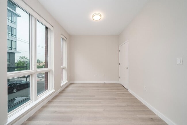 Building Photo - 16 Bennett St