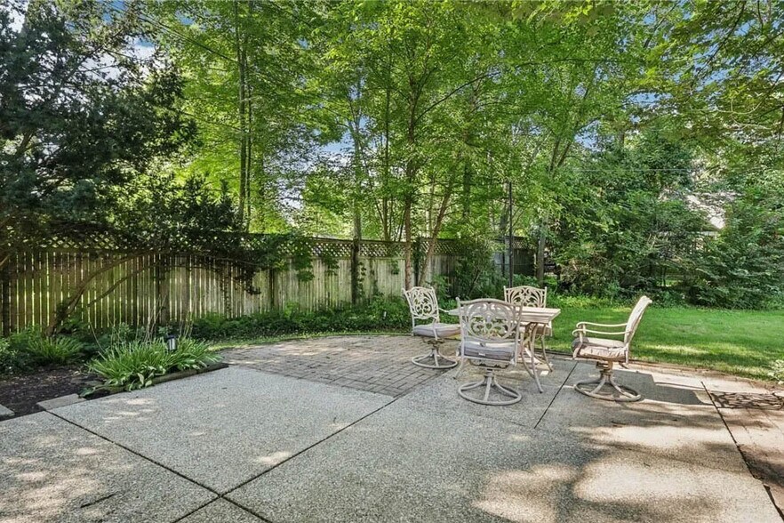 Building Photo - 244 Atterbury Blvd
