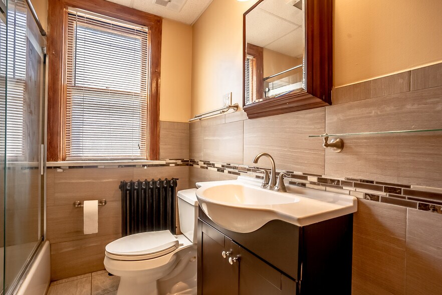 Building Photo - 3449 Klocke St