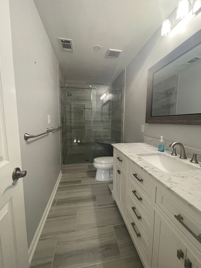 Building Photo - UPDATED HOME IN RIVER OAKS ON WILMINGTON I...