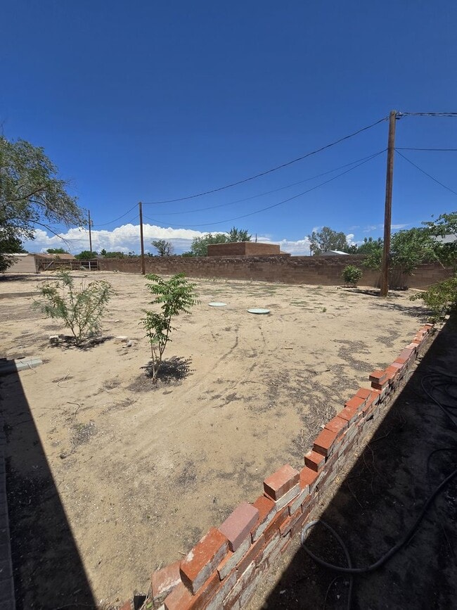 Building Photo - 3 bedroom, 2 bathroom home in Rio Rancho L...