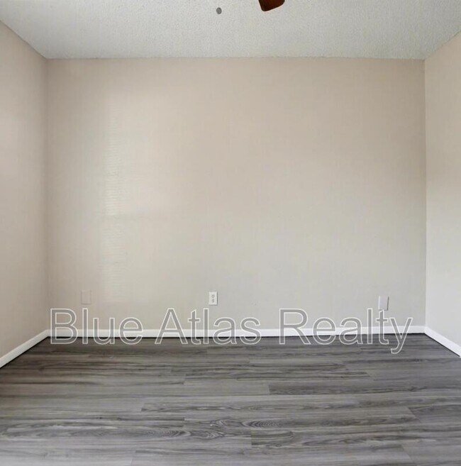 Building Photo - 6537 Meadowview Ln