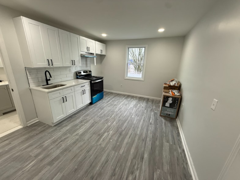 Building Photo - 729 S 10th St