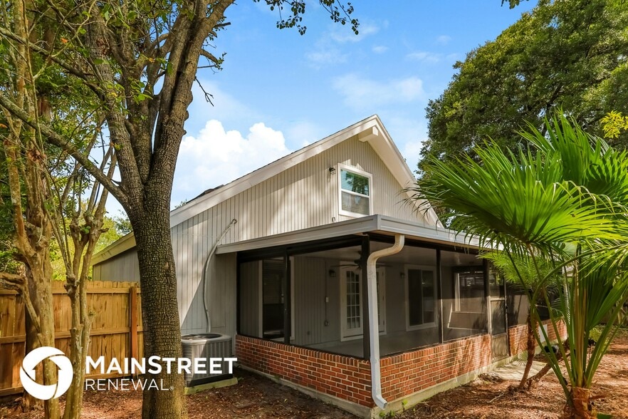 Building Photo - 3938 Pine Breeze Rd S