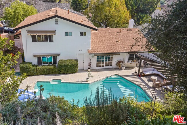 Building Photo - 5025 Dantes View Dr