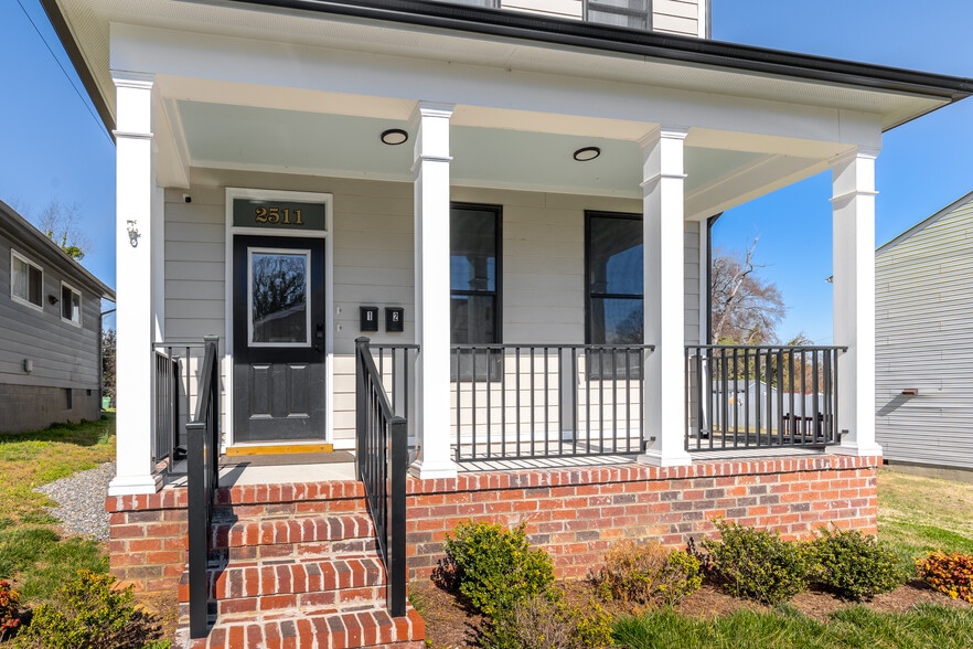 Front Entrance - 2511 Porter St