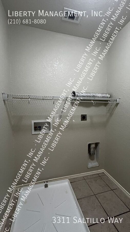 Building Photo - 3311 Saltillo Way