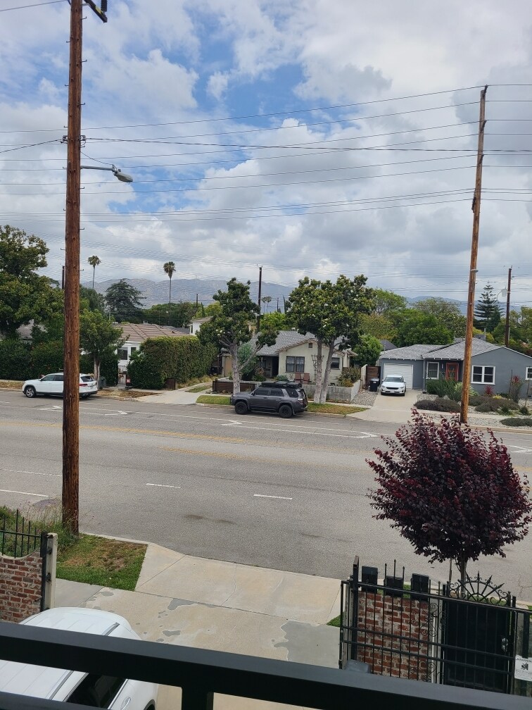Building Photo - 5437 Clybourn Ave