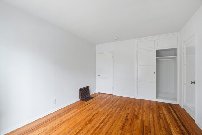 Building Photo - 4105 Irving Pl