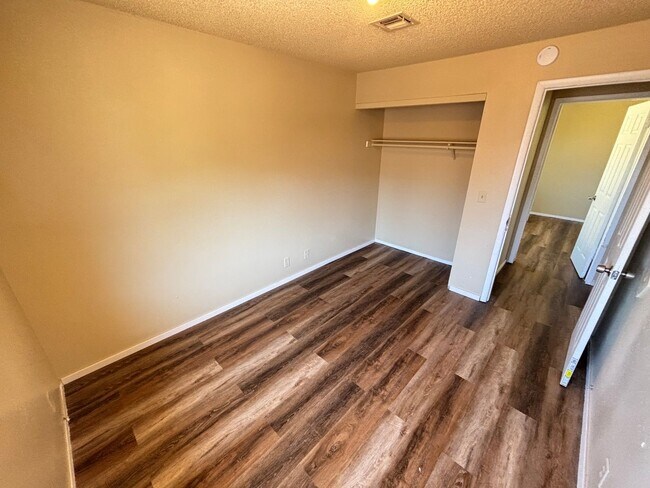 Building Photo - 6991 Kepler Dr