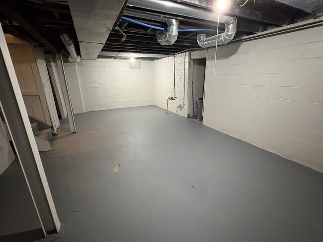 Building Photo - 19964 Bradford Ave