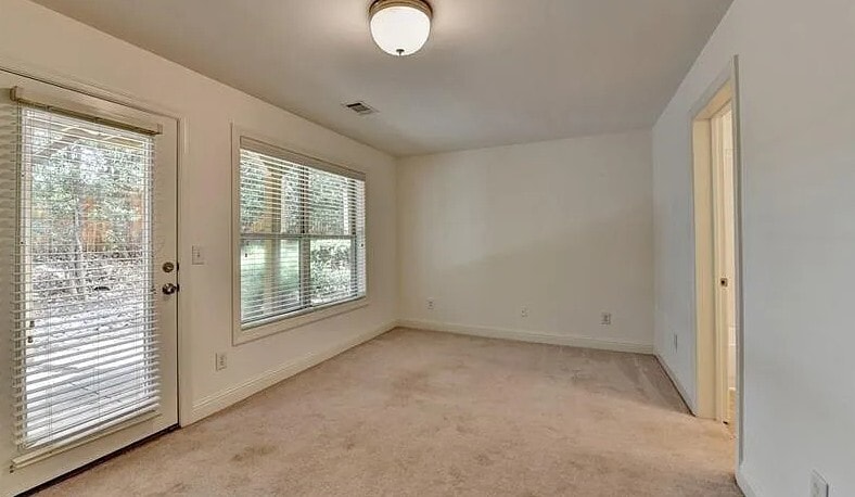 Building Photo - 10898 Gallier St