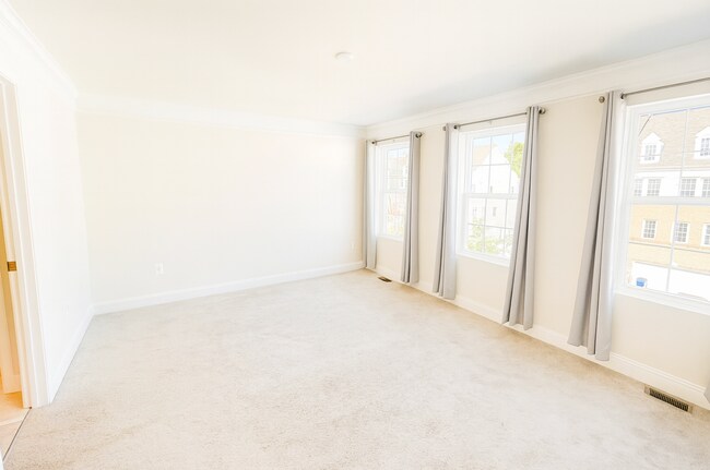 Building Photo - 23788 Myrtle Glen Way