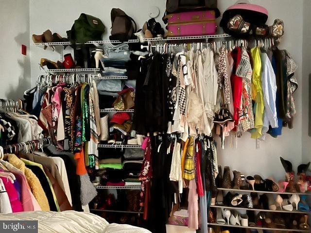 Building Photo - 1945 Poplar St