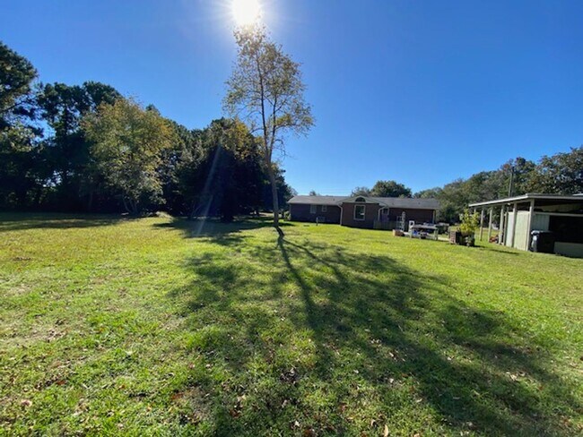 Building Photo - Cozy Sneads Ferry Rental -  UTILITIES, LAW...