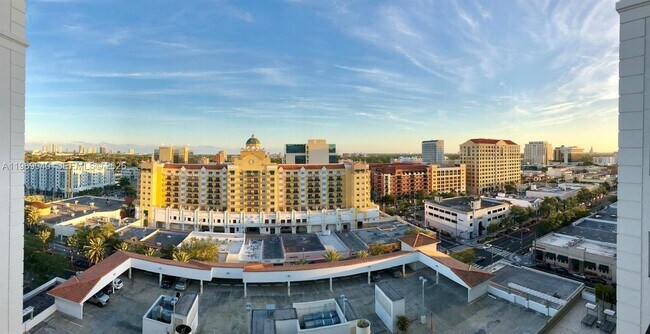 Building Photo - 10 Aragon Ave