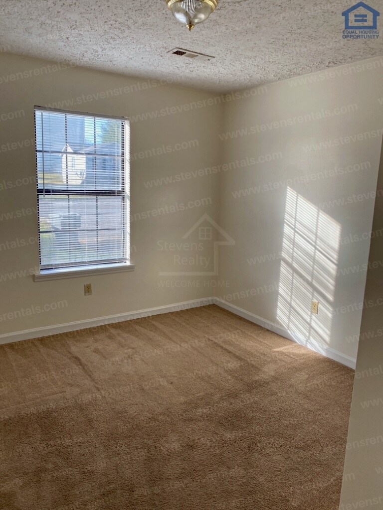 Building Photo - 232 Dogwood Pointe Dr