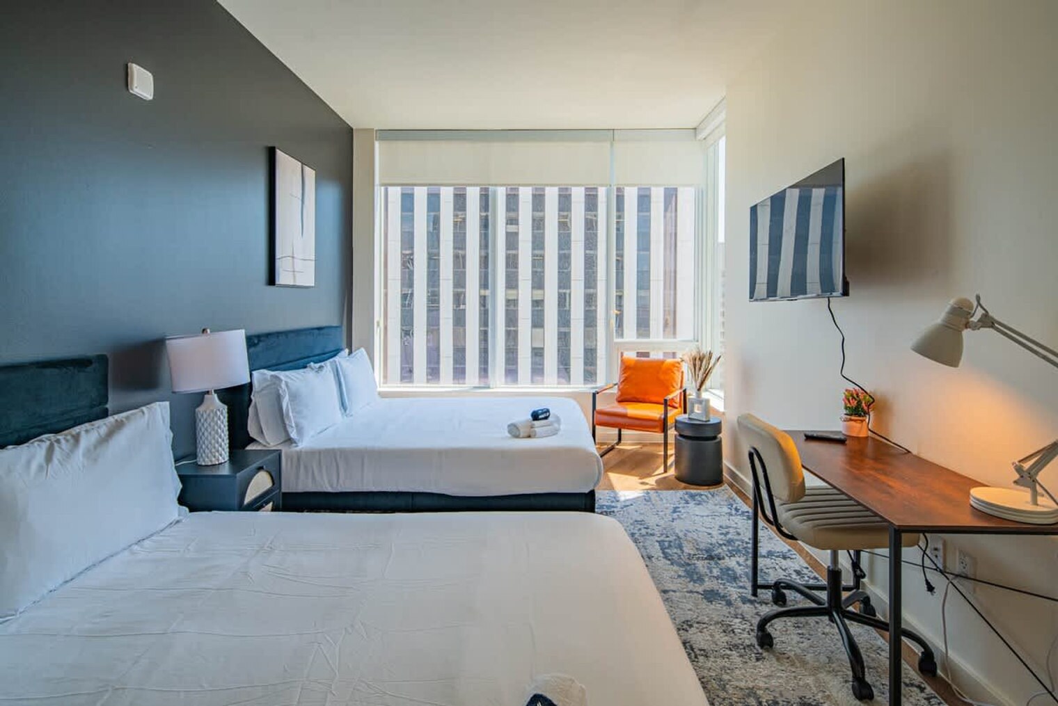 Building Photo - 17 W Monroe St