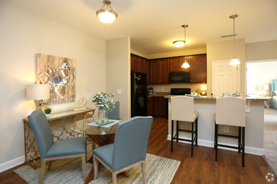 Dining Room at Alexander Pointe Apartments in Mebane NC - Alexander Pointe Apartments