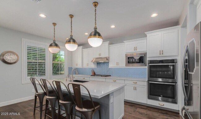 Building Photo - 947 W Kaibab Dr