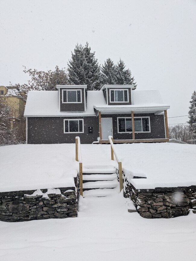 Primary Photo - 1520-1524 Sanderson