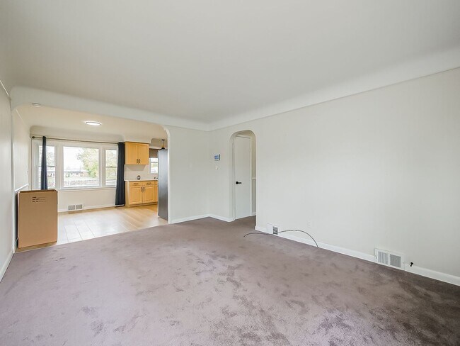 Building Photo - AVAILABLE NOW! Beautiful 3-Bedroom Waterfront Home with Breathtaking Views