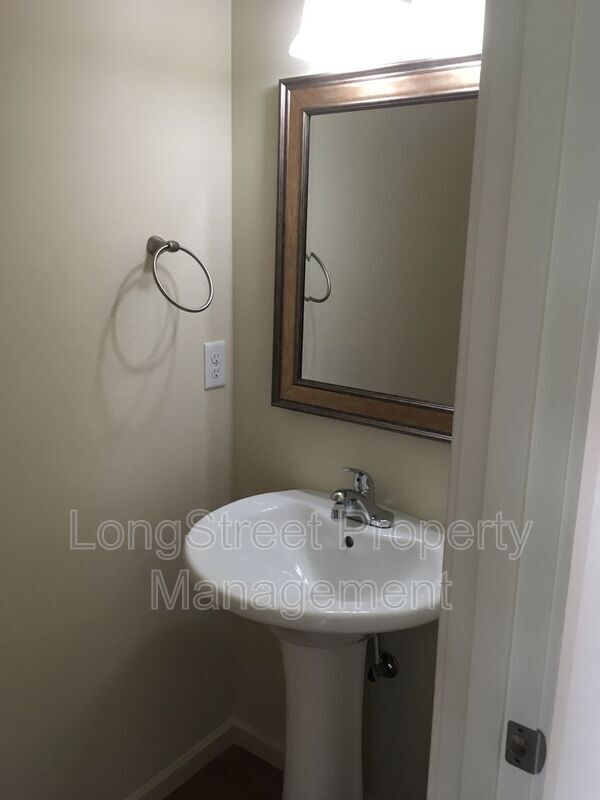 Building Photo - 1810 College St