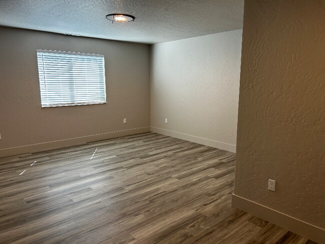 Building Photo - 4178 N Honeysuckle Dr
