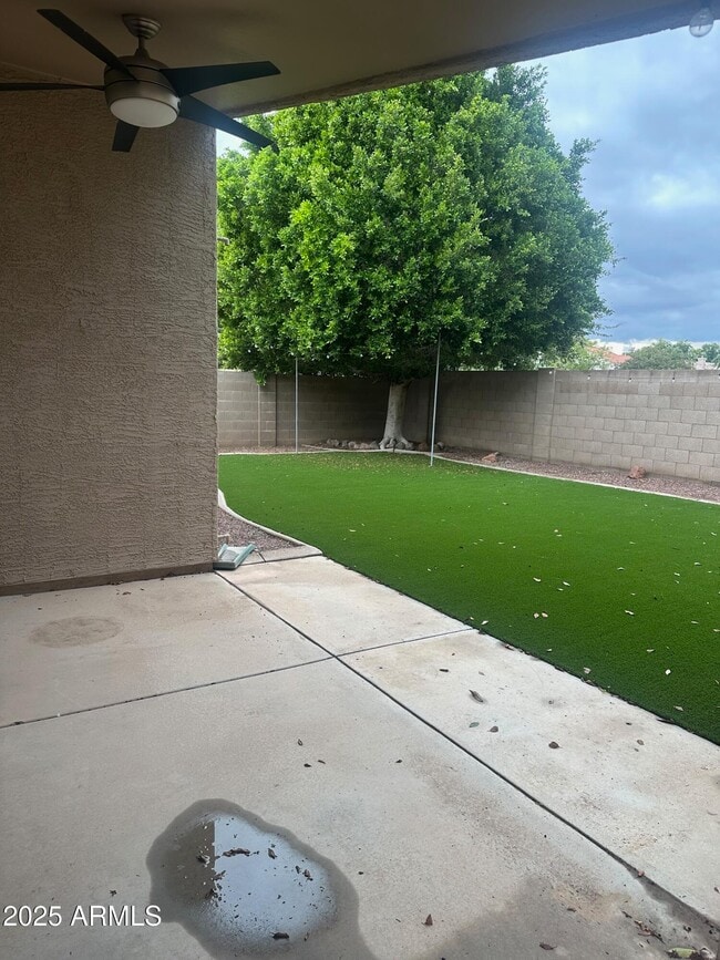 Building Photo - 8824 W Adam Ave