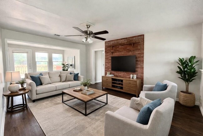 Building Photo - 5101 Guadalupe St