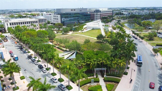 Building Photo - 5300 Paseo Blvd