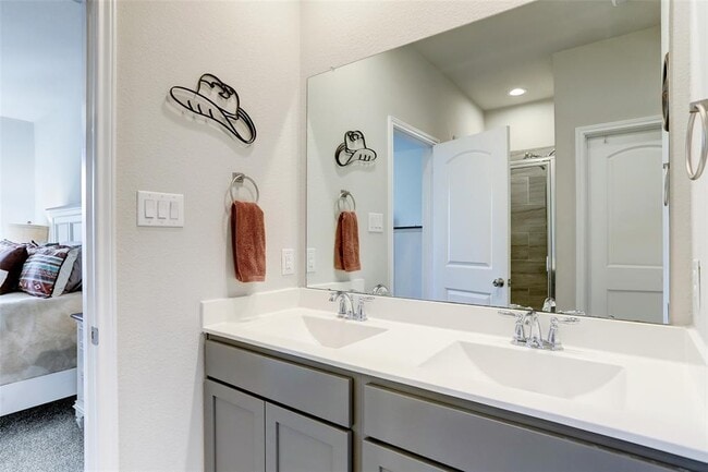 Building Photo - 16454 Rosary Pea Pl