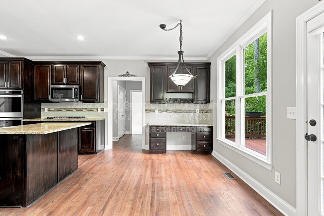 Building Photo - 6725 Ridgefield Dr