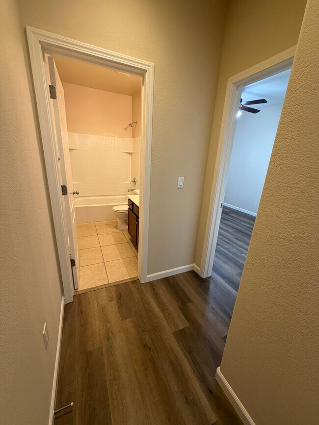 Building Photo - 9026 Crescenda Ln