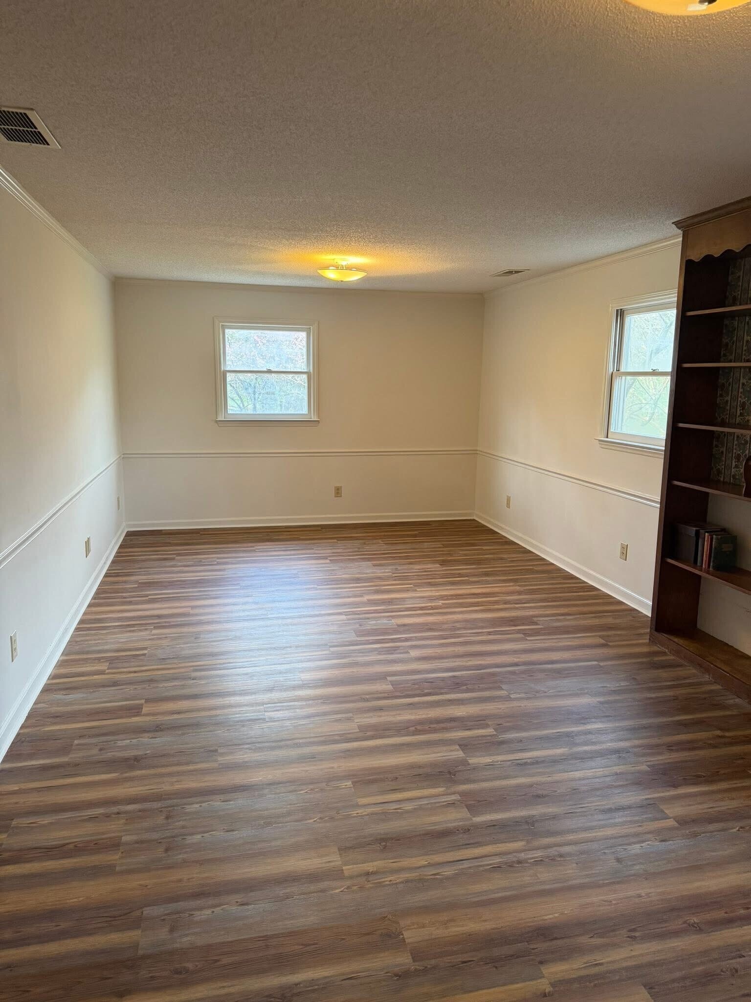 Building Photo - 1565 S Peace Haven Rd